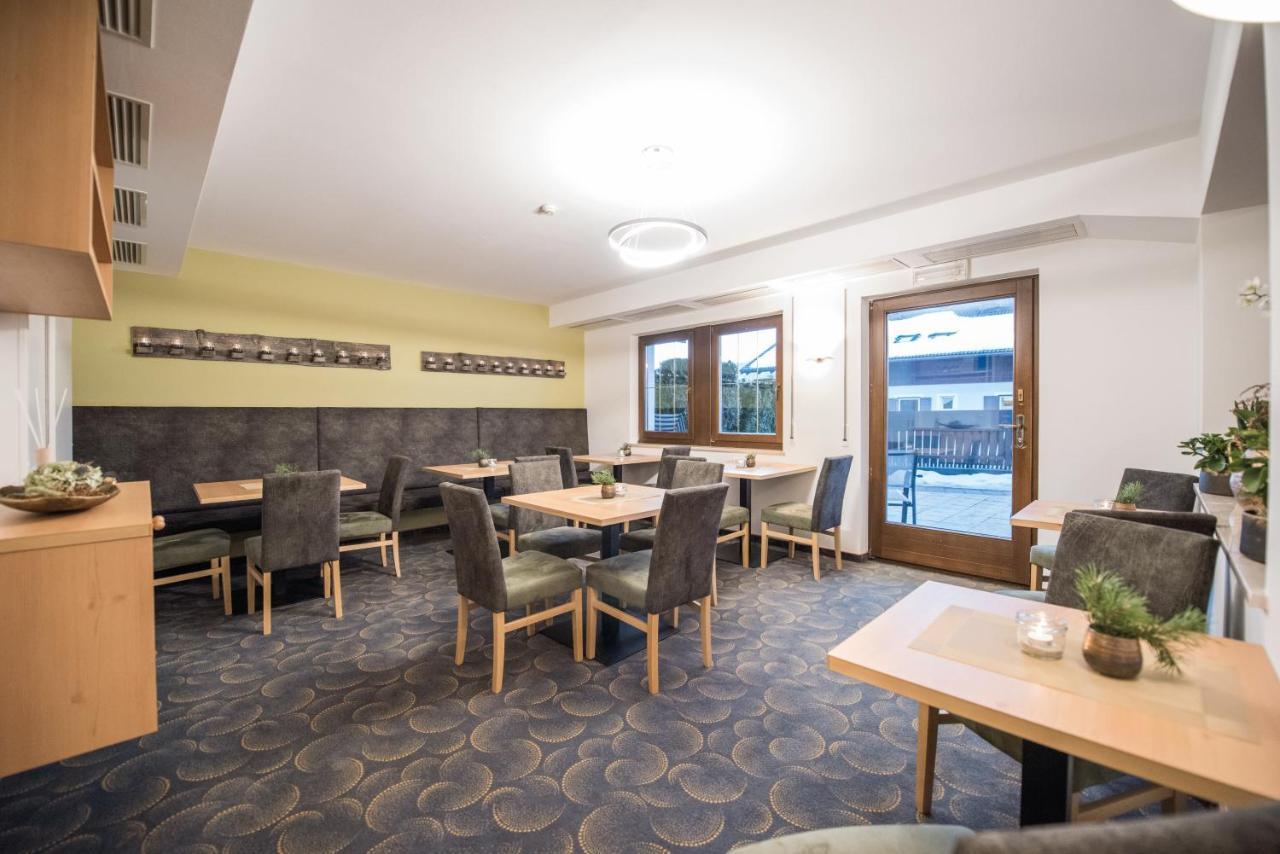 Apparthotel Feldhof - Living And Bistro 노바포넨테 외부 사진