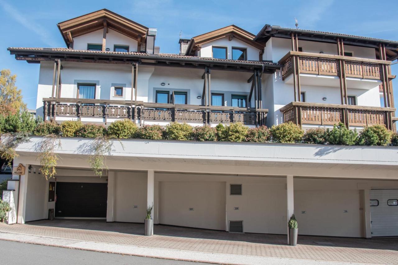 Apparthotel Feldhof - Living And Bistro 노바포넨테 외부 사진